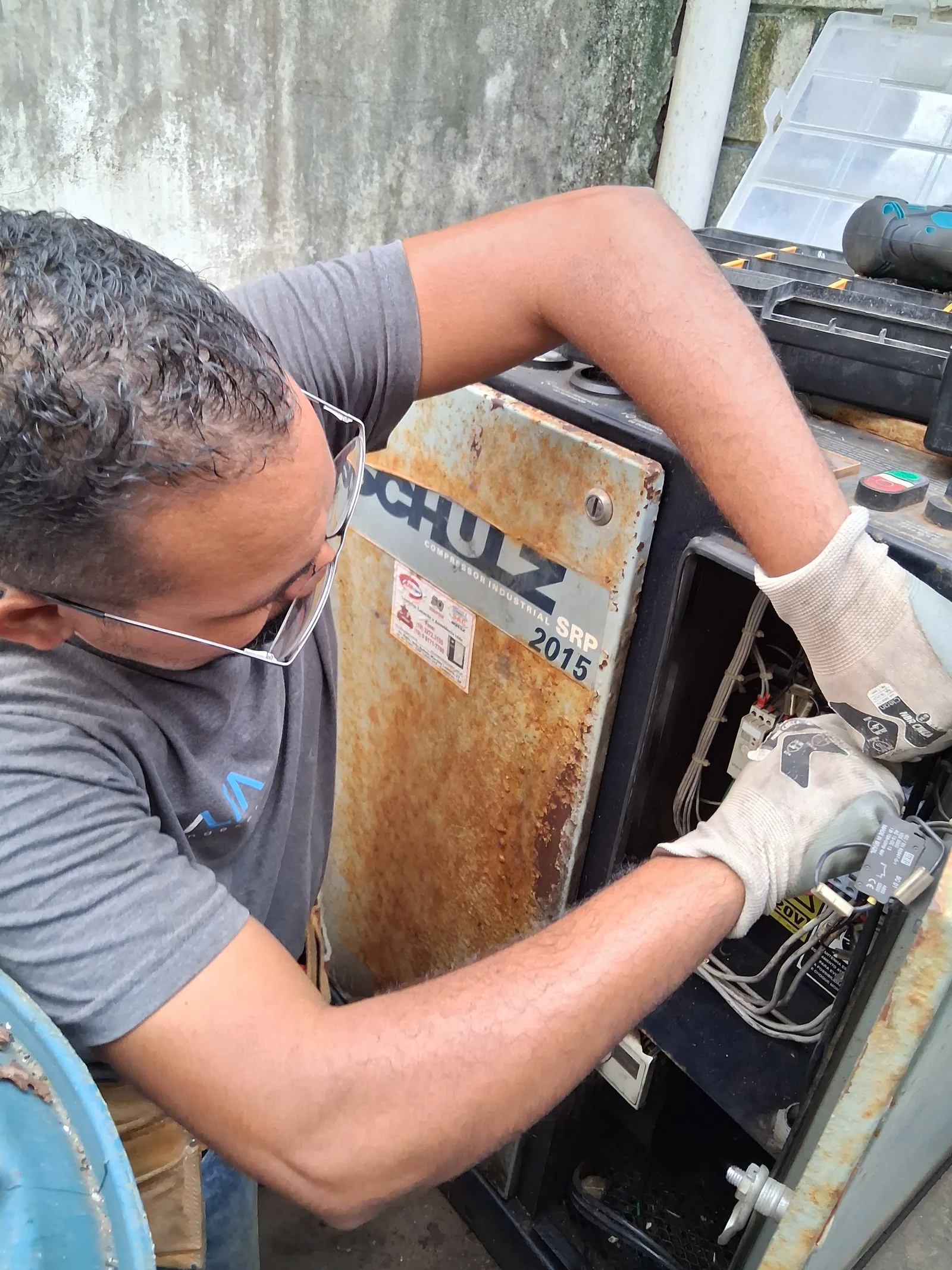 Serviço elétrico em compressor industrial no polo de Paulínia